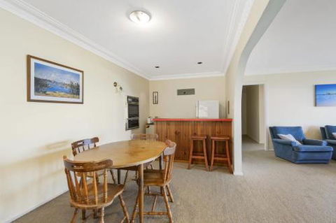 La Mer 19 Dulconghi Street - Accommodation Adelaide 4