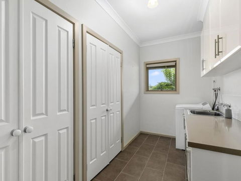 THE LOCH SURFSIDE WIFI NETFLIX PET FRIENDLY (OUTSIDE ONLY) - Accommodation Adelaide 3