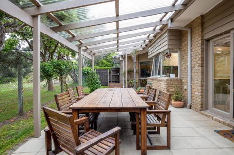 Hilltop Beach House: Newly Updated - Accommodation Adelaide 6