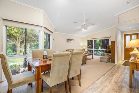 Hilltop Beach House: Newly Updated - Accommodation Adelaide 2