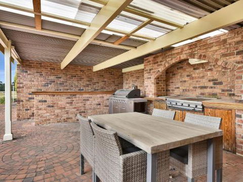 Wine Country Homestead Estate - Accommodation Adelaide 1