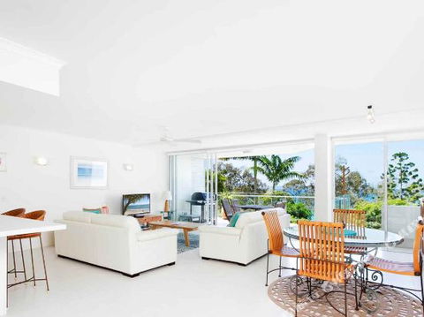 R & W Noosa Holidays 2 25 Allambi Rise - Accommodation Adelaide 4