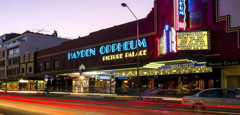 Modern Two Bedroom Apartment With Views HARIS - Accommodation Adelaide 0