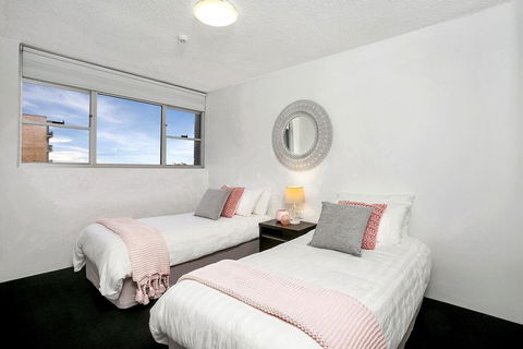 Modern Two Bedroom Apartment With Views HARIS - Accommodation Adelaide 5