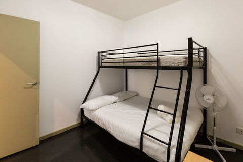 MEGAN, 2BDR Melbourne Apartment - Accommodation Adelaide 0