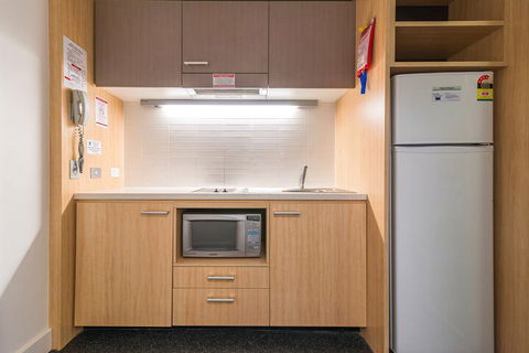 RMIT Village House - Accommodation Adelaide 3