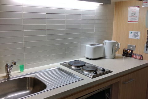 RMIT Village House - Accommodation Adelaide 2