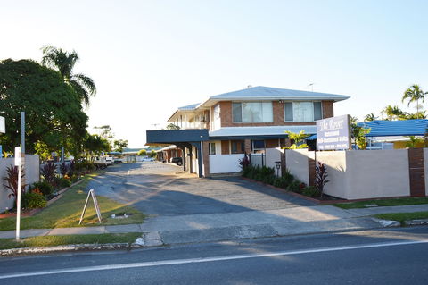 Rover Holiday Units - Accommodation Adelaide 0