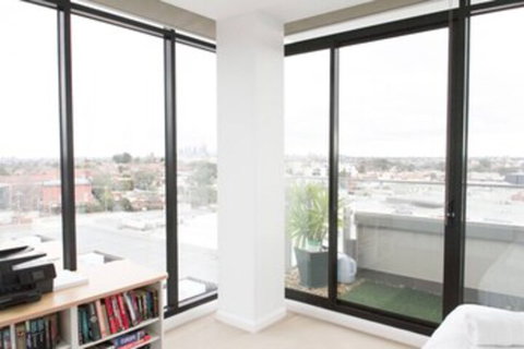 Modern 2 Bedroom Apartment In Melbournes Northcote - Accommodation Adelaide 2