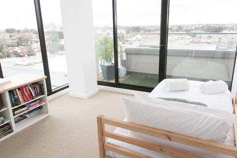 Modern 2 Bedroom Apartment In Melbournes Northcote - Accommodation Adelaide 0