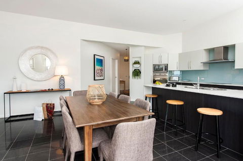 Mollymook Beachfront Penthouse 9 - Accommodation Adelaide 5