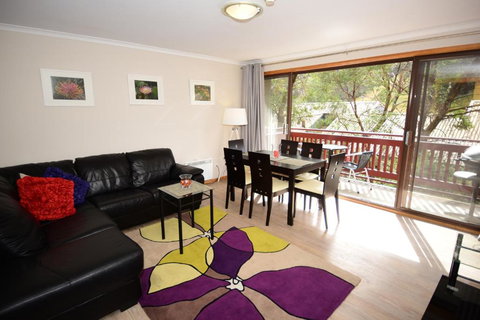 Mowamba D1 - Accommodation Adelaide 2