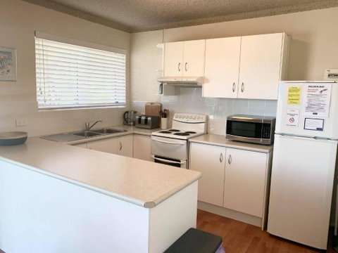 5 SHOAL TOWERS 11 SHOAL BAY RD FANTASTIC LOCATION WITH WATER VIEWS - Accommodation Adelaide 3