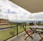 11 Promenade 8 Intrepid Close air conditioned unit with beautiful water views - Accommodation Adelaide