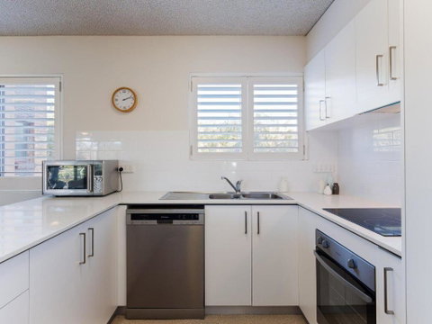 1 Intrepid 3 Intrepid Close Amazing Views Of Shoal Bay Only 100m From The Beach - Accommodation Adelaide 4
