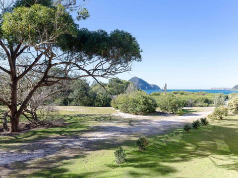1 Intrepid 3 Intrepid Close Amazing Views Of Shoal Bay Only 100m From The Beach - Accommodation Adelaide 6