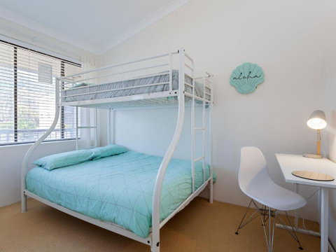 6 Bahia 47 Ronald Avenue Fantastic Location With Filtered Water Views - Accommodation Adelaide 2