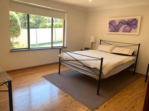 41 Leonard Avenue Pet Friendly Boat Parking & Aircon - Accommodation Adelaide 5