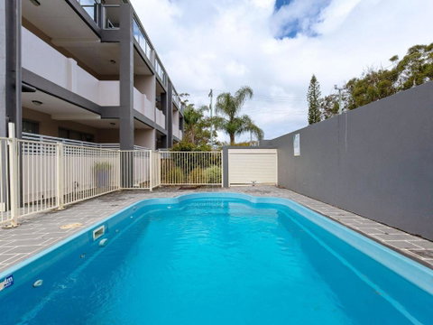 9 Shoal Bay Beach Apartments 2 Shoal Bay Road Air Conditioning & Complex Swimming Pool - Accommodation Adelaide 1