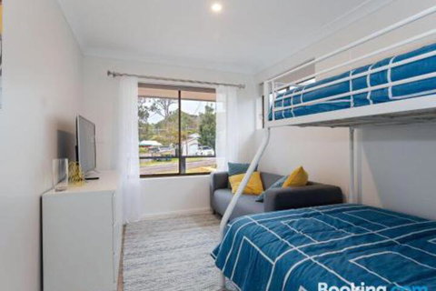 Bay Dream Believer 16 Verona Road Pet Friendly Boat Parking & WIFI - Accommodation Adelaide 2