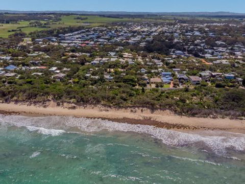 DRIFTAWAY ACROSS FROM SURF BEACH - Accommodation Adelaide 4