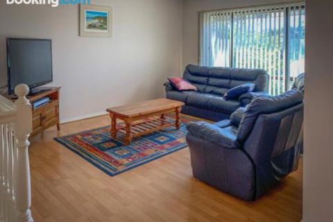 Endeavour 6 - Accommodation Adelaide 5
