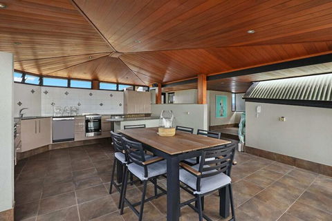 PRTFINO Ultimate Penthouse - Accommodation Adelaide 4