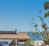 303 The Shoal 4 8 Bullecourt Street Air Conditioning WIFI Netflix Views Linen  Lift - Accommodation Adelaide