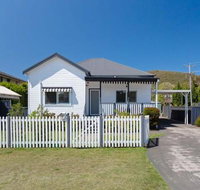 Escape to the Cottage 68 Tomaree Rd boat parking  WIFI - Accommodation Adelaide