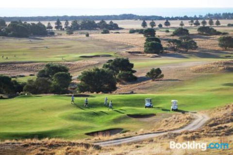Eagles Nest - Accommodation Adelaide 3