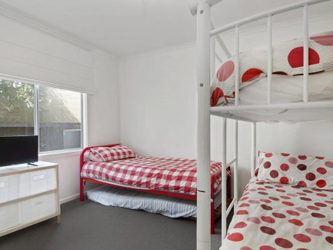 Beach Fun 11 Broadbeach Drive - Accommodation Adelaide 6