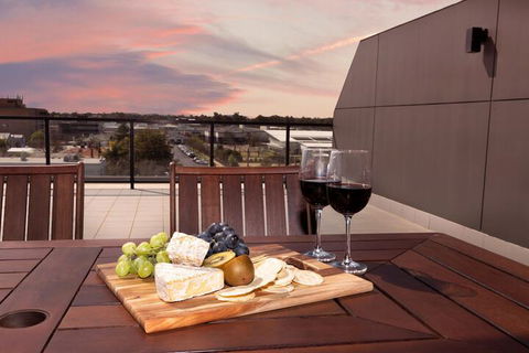 Enjoy Penthouse Living In The CBD - Accommodation Adelaide 5