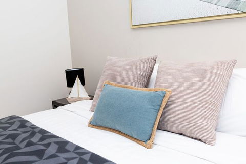 Enjoy Penthouse Living In The CBD - Accommodation Adelaide 1