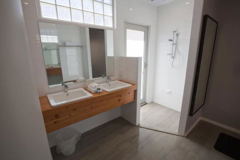 Maand Up - Accommodation Adelaide 4