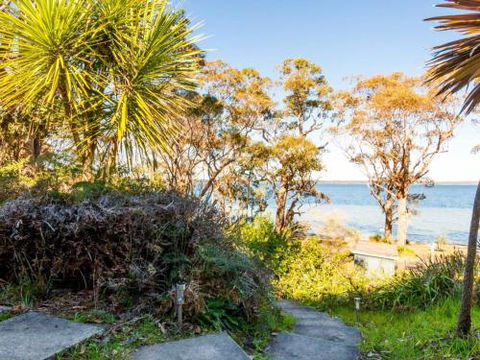 The Shack At Palm Beach 4pm Check Out Sundays - Accommodation Adelaide 5