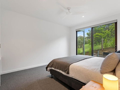 Fairway Views - Accommodation Adelaide 6