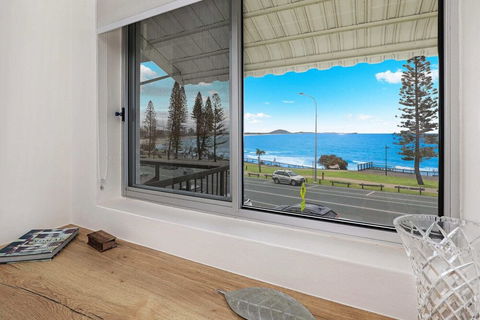 SPECTACULAR OCEAN FRONT Sounion6 - Accommodation Adelaide 2