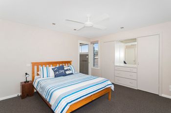 DOLPHIN VIEWS - Accommodation Adelaide 5