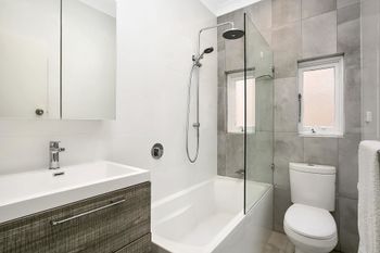 Two Bedroom Beachside Apartment CLOV4 - Accommodation Adelaide 5