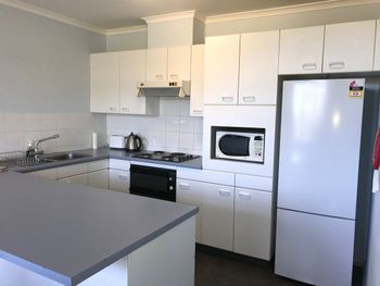 FATHOMS 19 - Accommodation Adelaide 3