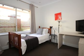 Swan View Family Home - Accommodation Adelaide 0