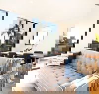 STAYCO Serviced Apartments - Crows Nest - Accommodation Adelaide