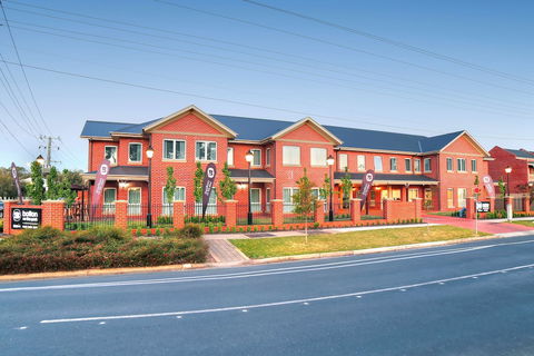 BEST WESTERN Plus Bolton On The Park - Accommodation Adelaide 1