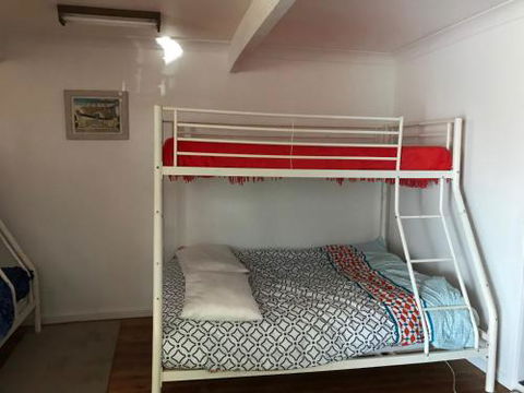 BOMBORA At MOLLYMOOK - Accommodation Adelaide 0