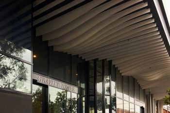 Panoramic Melbourne Views From Stylish Apartment - Accommodation Adelaide 3
