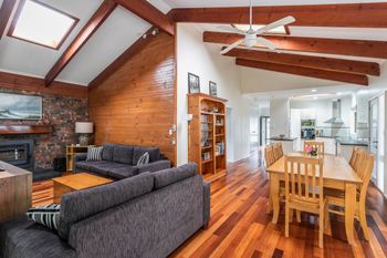 Kings Retreat - Accommodation Adelaide 0