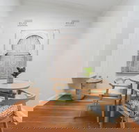 HomeHotel LuxuryHome 500m Crows Nest Shops - Accommodation Adelaide
