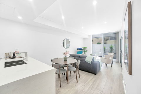 Elegant 2 Bedrooms Terrace With Premium Condition - Accommodation Adelaide 0