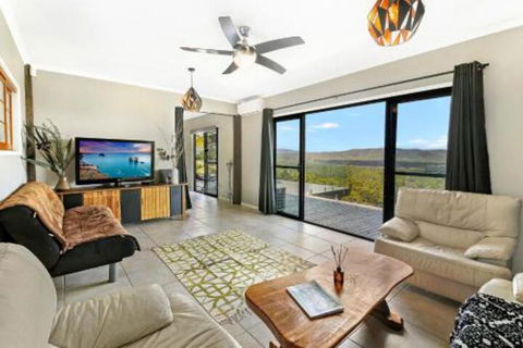 Eagles Loft - Accommodation Adelaide 0