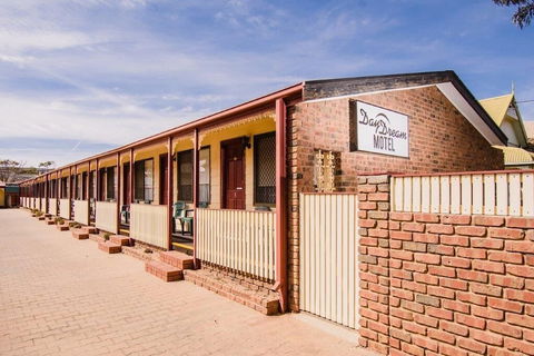 Daydream Motel And Apartments - Accommodation Adelaide 3